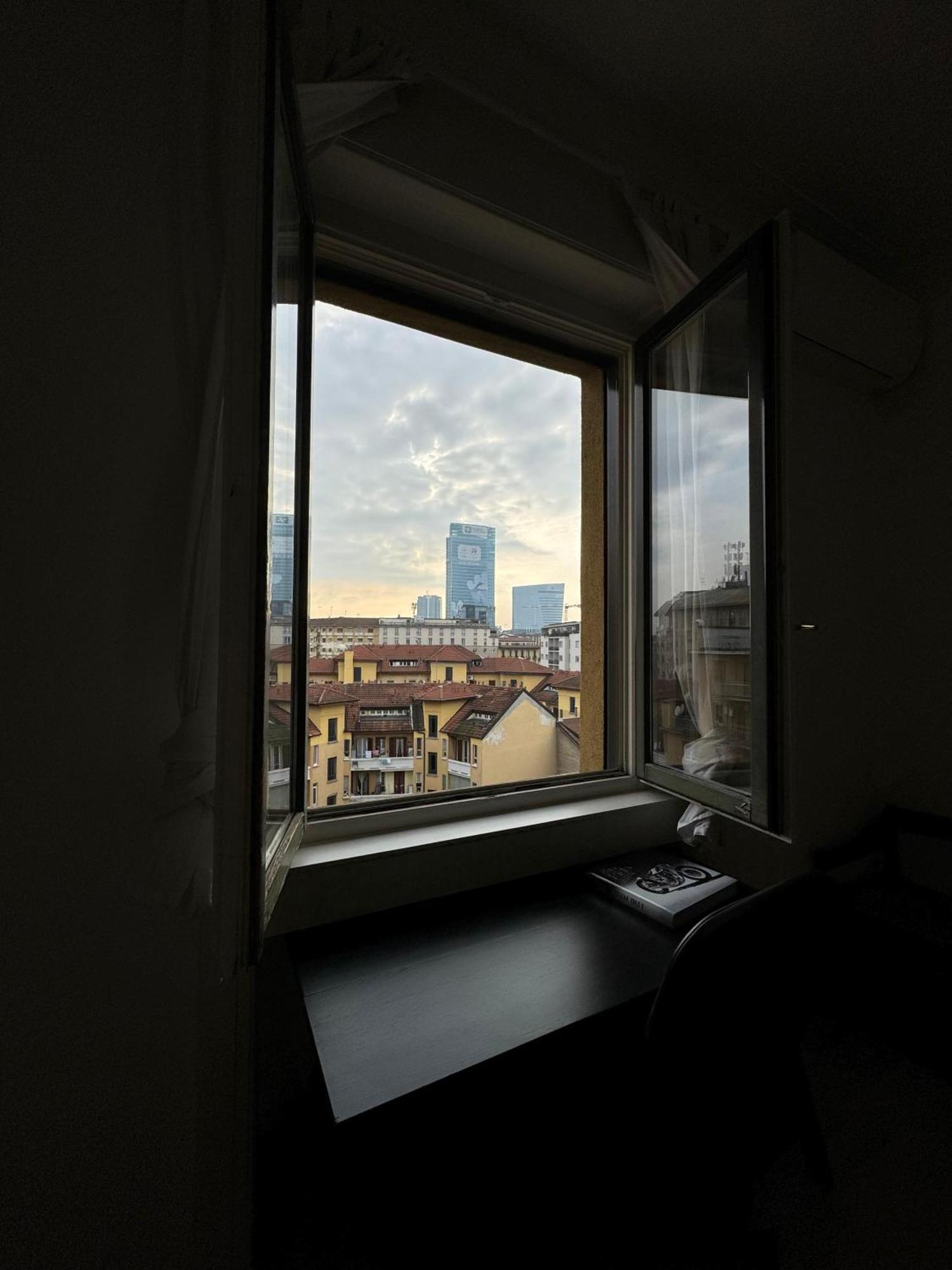 Trilocale Con Due Balconi A Isola Porta Nuova Apartment Milan Exterior photo