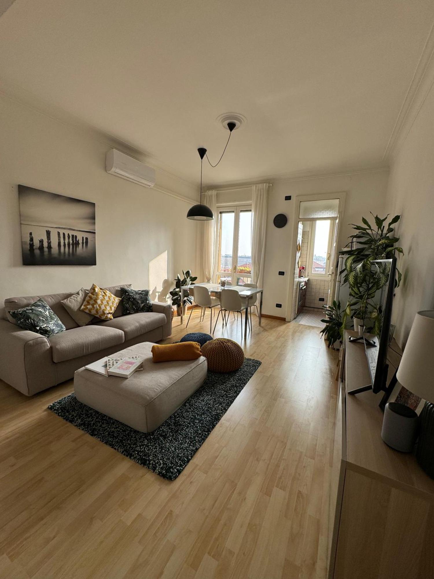 Trilocale Con Due Balconi A Isola Porta Nuova Apartment Milan Exterior photo